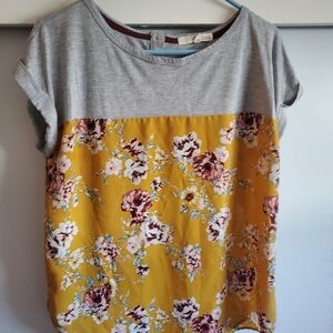 Rewind Gray and Yellow Floral Short Sleeve Top